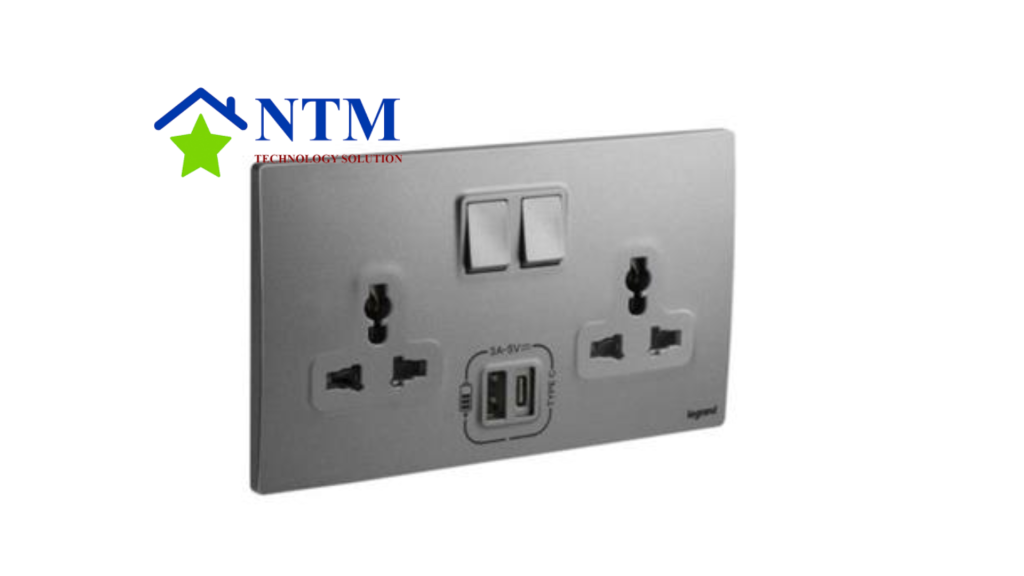Ổ cắm đôi đa năng Legrand
