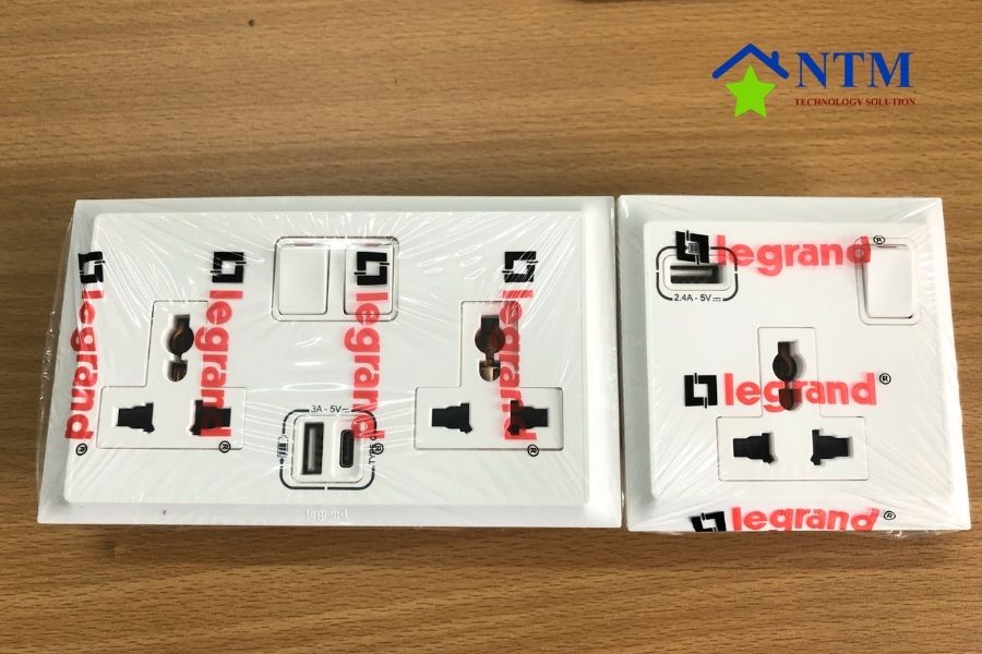 Mẫu ổ cắm âm tường có công tắc, có USB Legrand