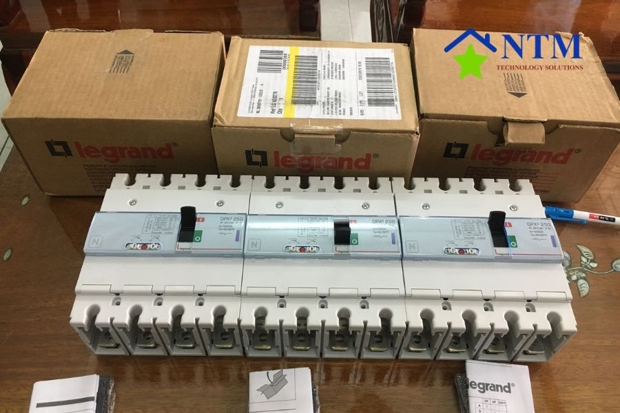 Thiết bị đóng cắt hạ thế Legrand
